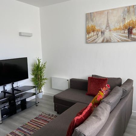 Lovely 2 Double Bedroom Flat With Free Parking - At The Atrium Mk Milton Keynes Zewnętrze zdjęcie