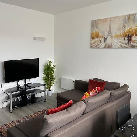 Lovely 2 Double Bedroom Flat With Free Parking - At The Atrium Mk Milton Keynes Zewnętrze zdjęcie