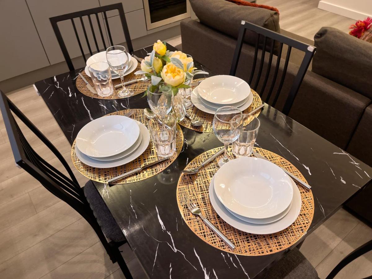 Lovely 2 Double Bedroom Flat With Free Parking - At The Atrium Mk Milton Keynes Zewnętrze zdjęcie