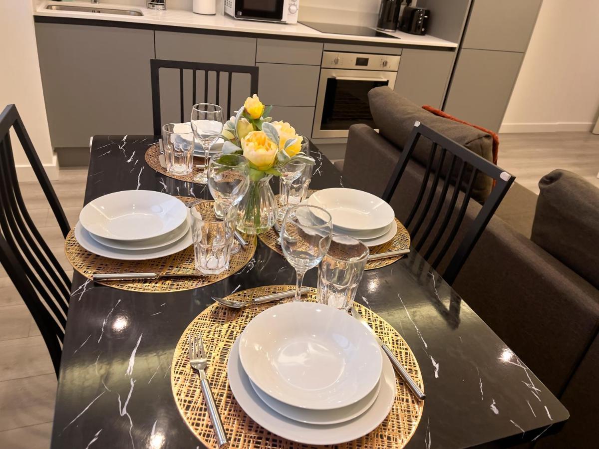 Lovely 2 Double Bedroom Flat With Free Parking - At The Atrium Mk Milton Keynes Zewnętrze zdjęcie