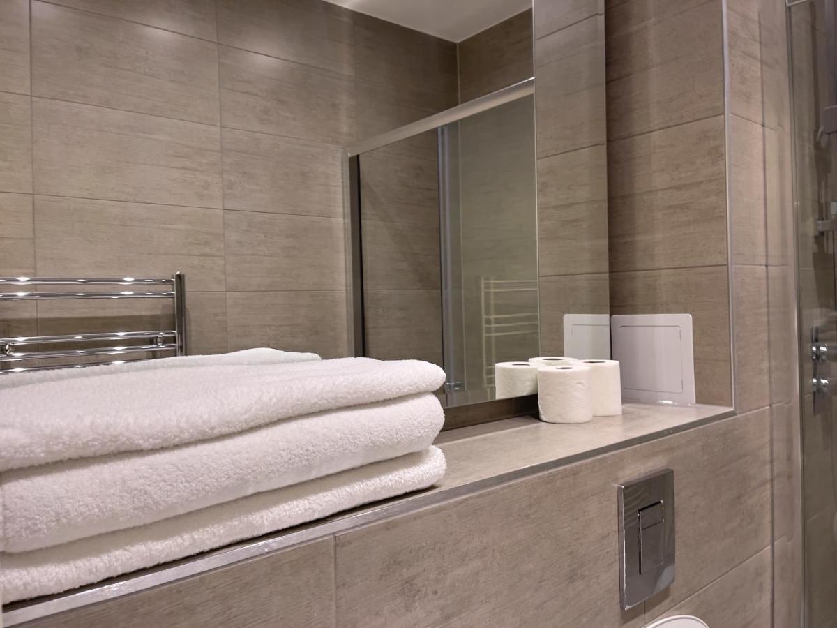 Lovely 2 Double Bedroom Flat With Free Parking - At The Atrium Mk Milton Keynes Zewnętrze zdjęcie