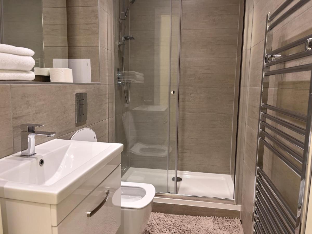 Lovely 2 Double Bedroom Flat With Free Parking - At The Atrium Mk Milton Keynes Zewnętrze zdjęcie